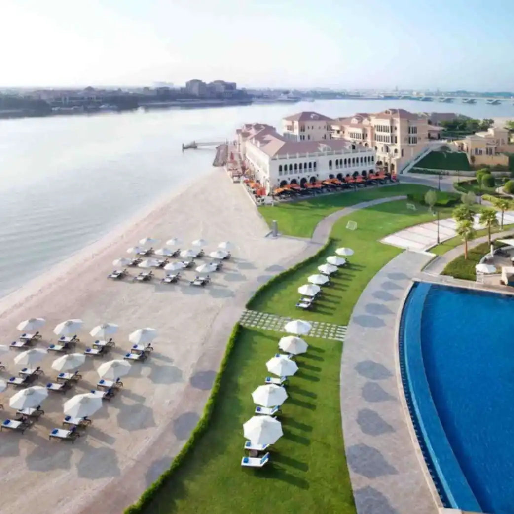 The Ritz-Carlton Abu Dhabi, Grand Canal-1